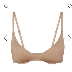 SKIMS Wireless Form Super Push Up Bra